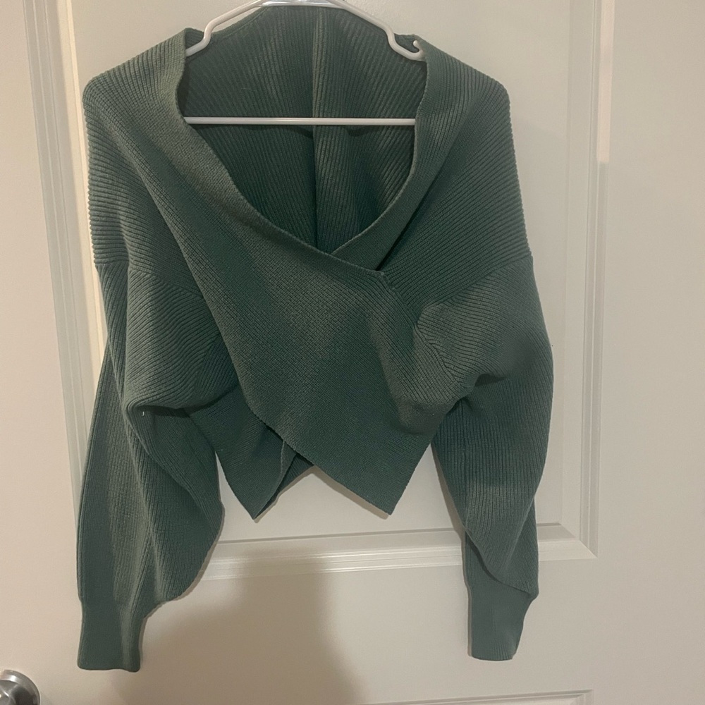 Crop top sweater